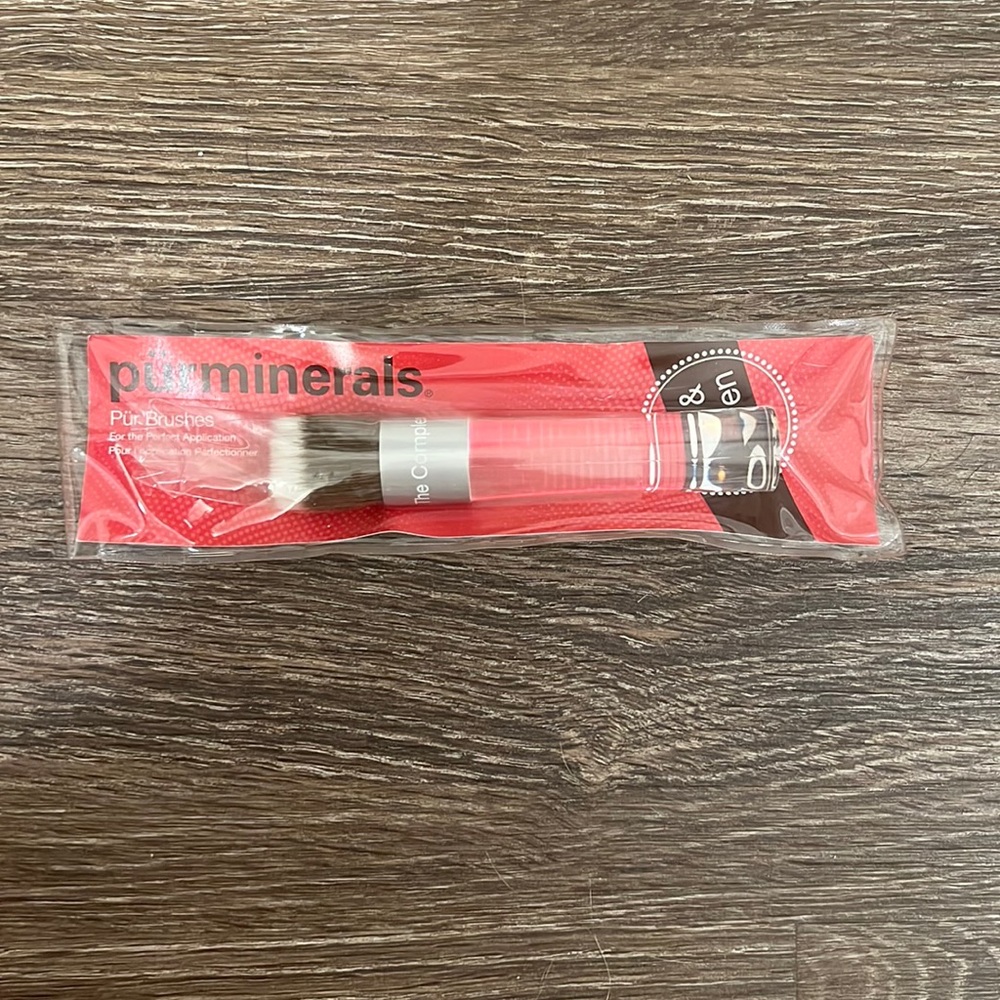 Pürminerals The Complexion Authority Brush